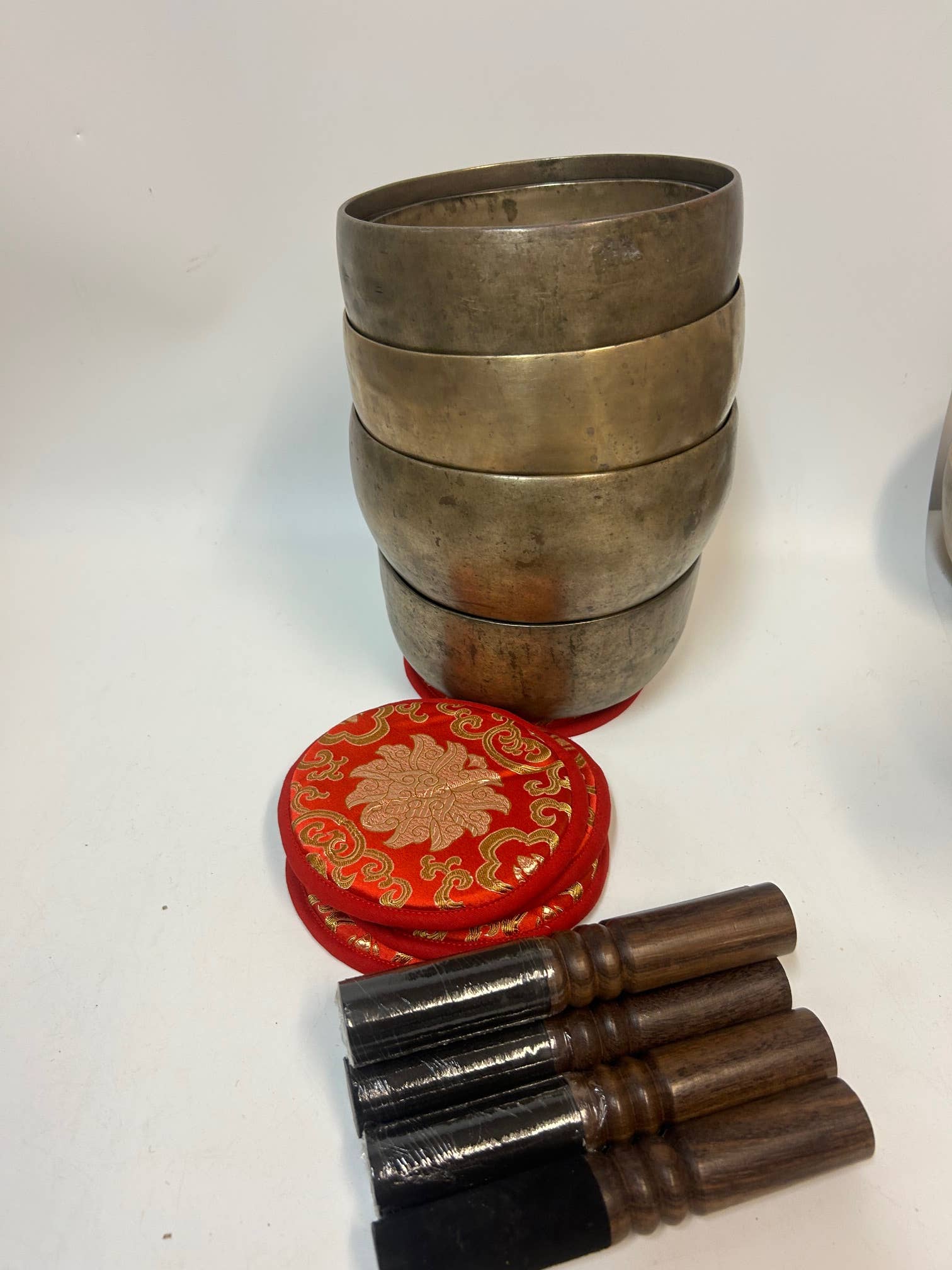 ART HIMALAYAN TRADING LTD - Wholesale Meditation Supplies - 5 piece High quality 7" Antique Handmade Yoga Singing bowl 2