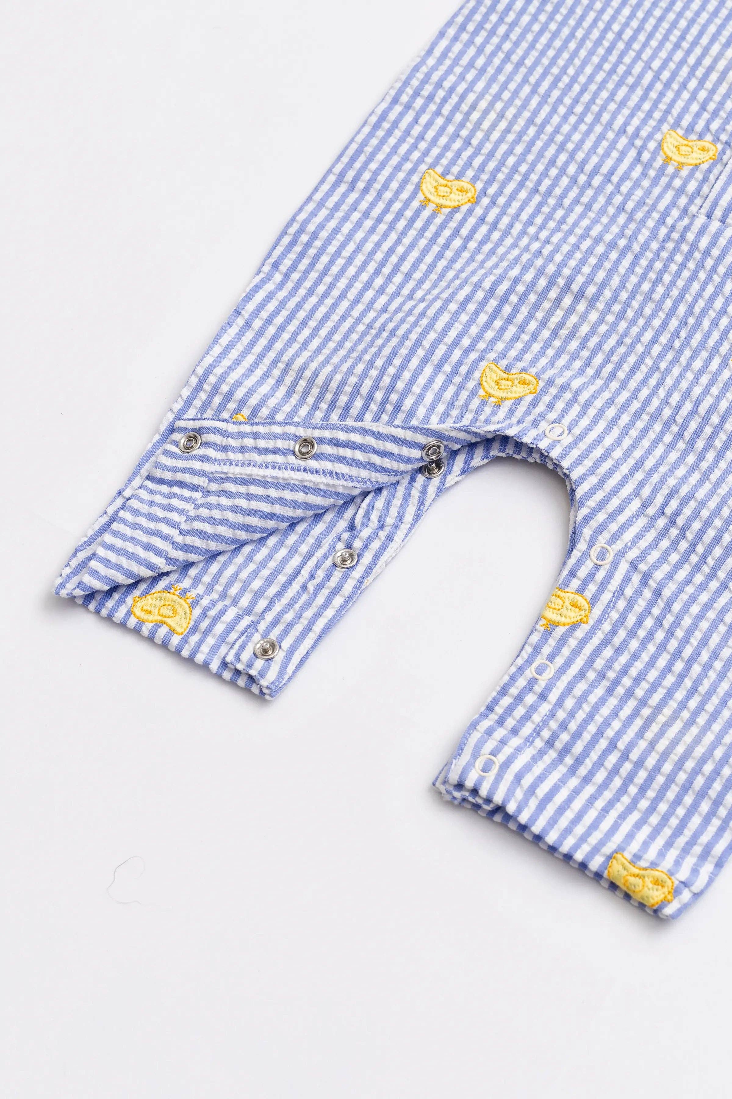 Monica + Andy - Vendita all'ingrosso Tutina - Neonati - Oxford Romper_Ricamato con Pulcini1