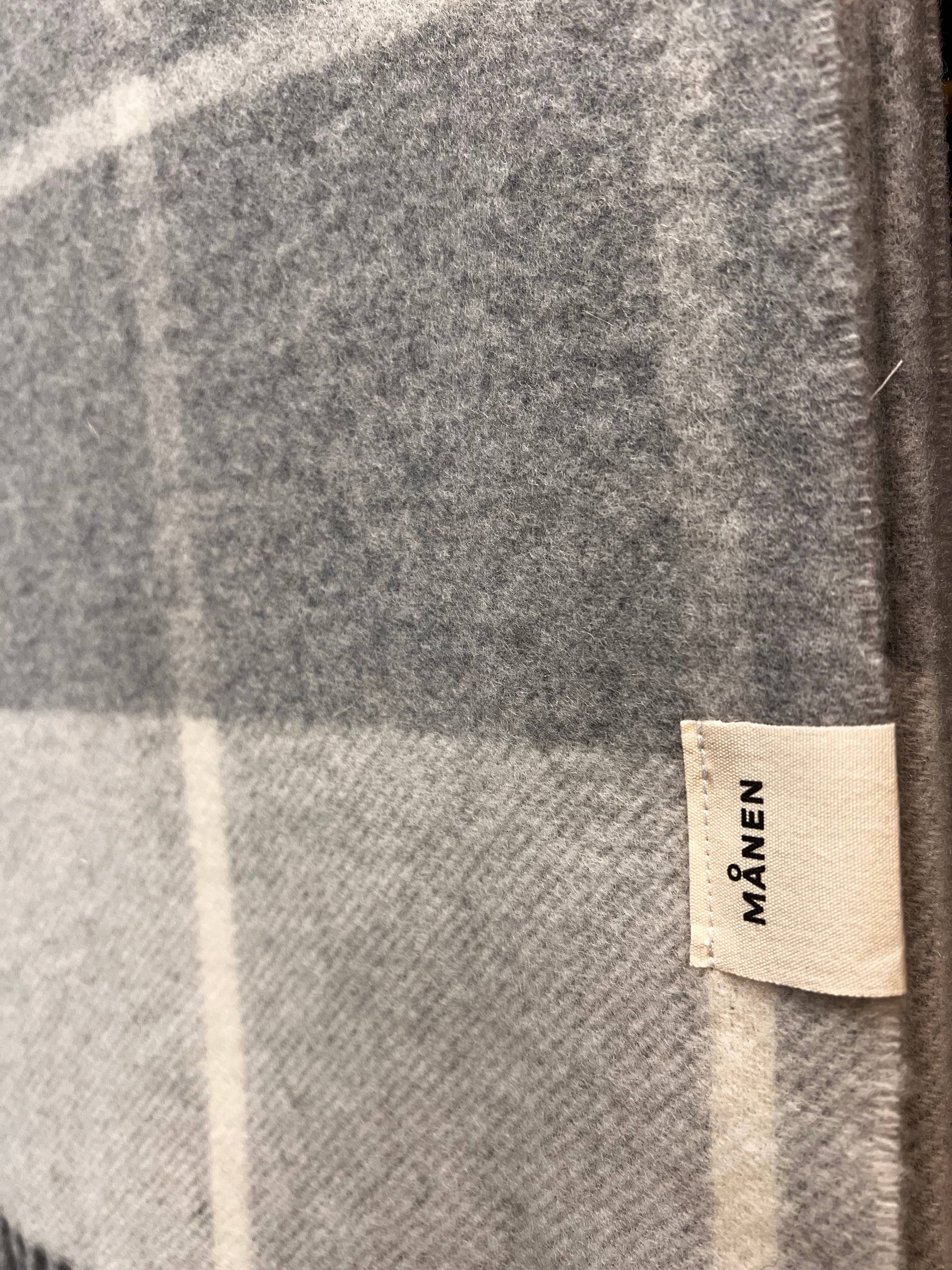 MÅNEN - Wholesale Throw Blanket - Ceiling Squared Gray/Light Gray1