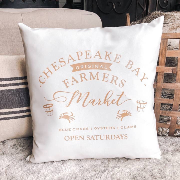 Chesapeake Bay Farmers Market Pillow * Maryland Decor for engroshandel hos Hickory Point Farm Co.