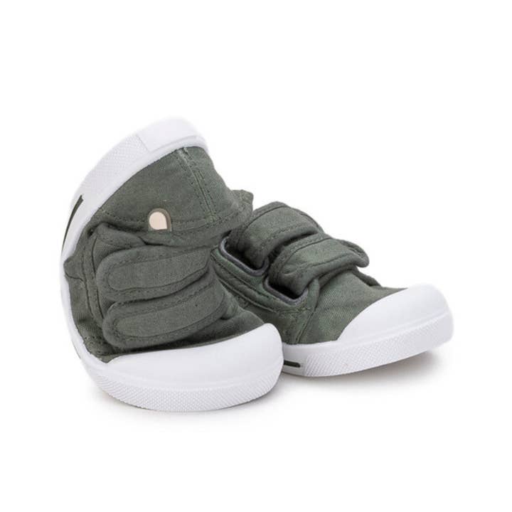 Pituka Wear - Wholesale Lifestyle trainers – Kids - BAREFOOT CANVAS TENNIS SHOES V. IGOR CANVAS13