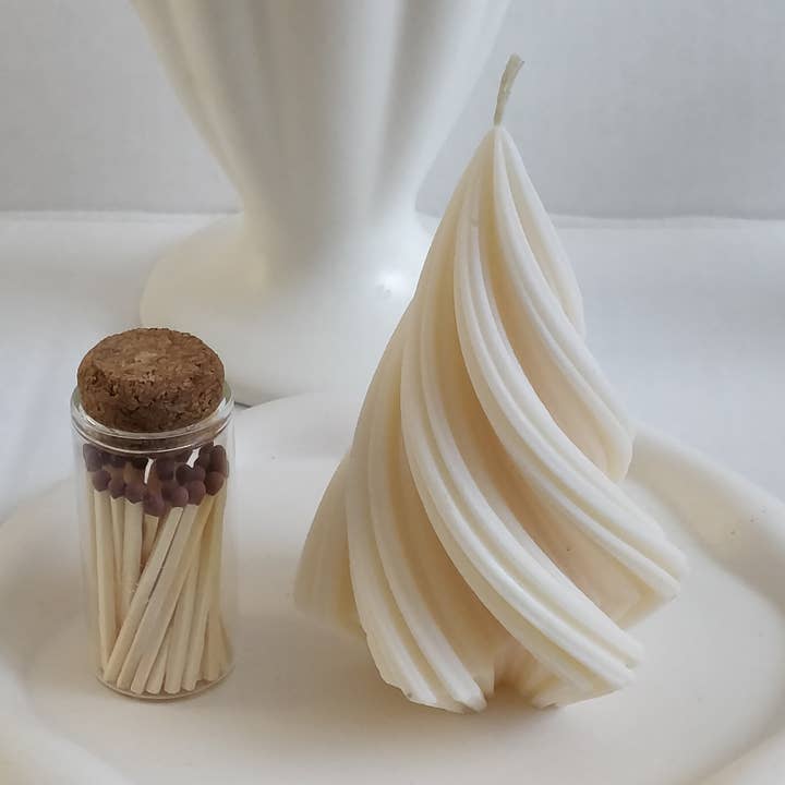 Bougie d'arbre en spirale pour la vente par Crafted Gifts Atelier