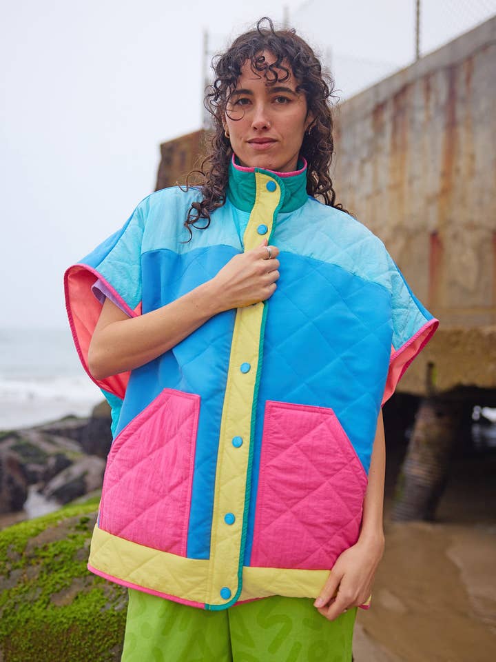 Lagoon Quiltet Poncho Vest for engroshandel hos Mokuyobi