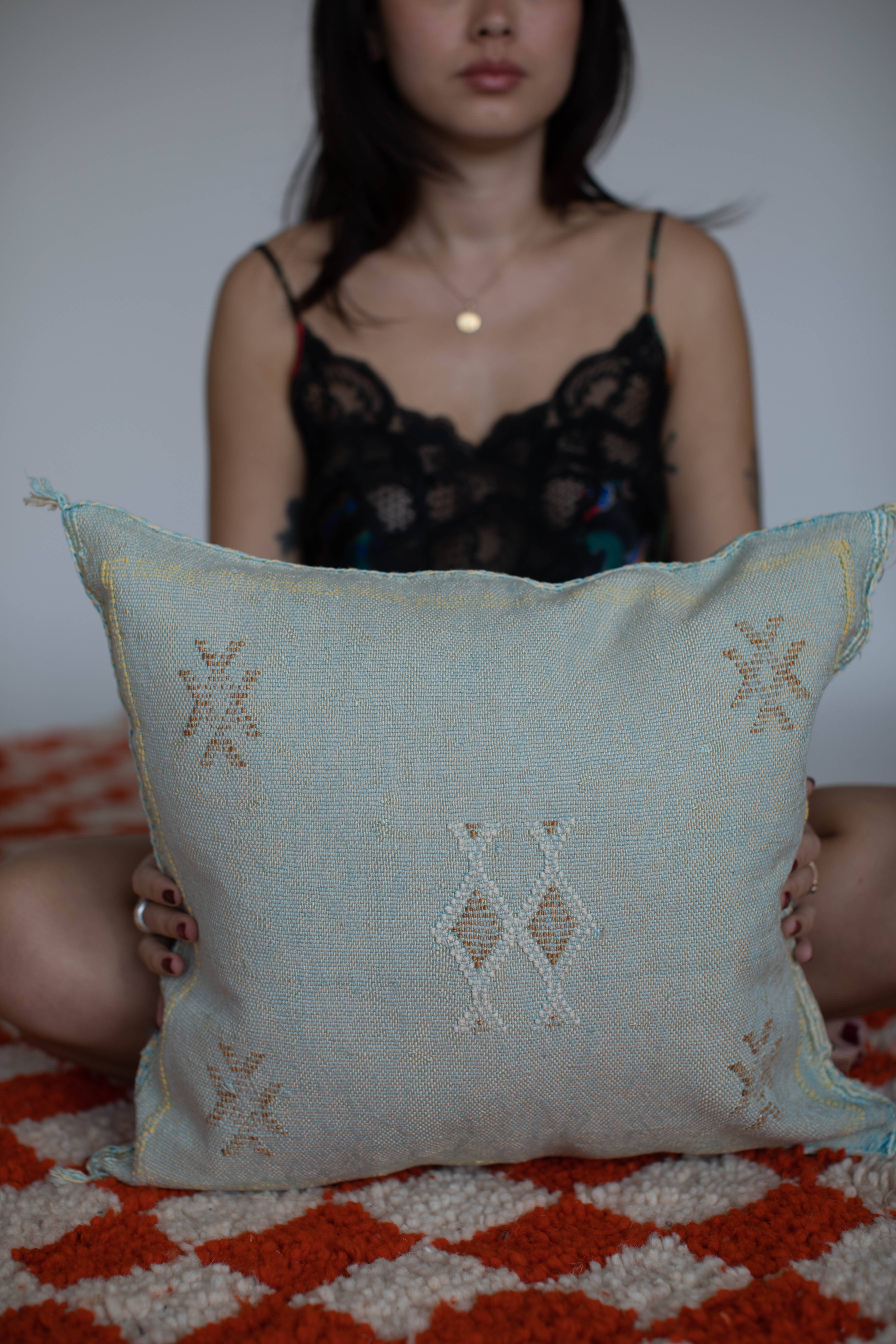 Voyage - Wholesale Throw pillow cover - Moroccan Cactus Silk Pillow Covers3