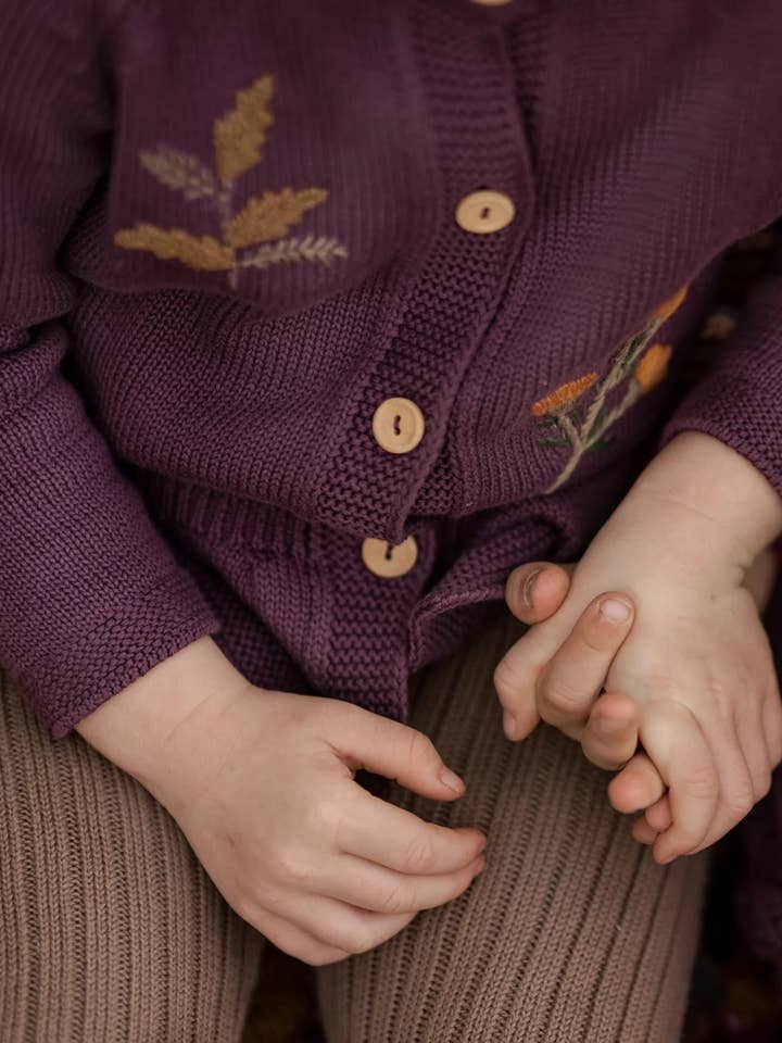 Cardigan en Tricot Classique Alma | Tricot pour Enfants pour la vente par TheBeanWalk