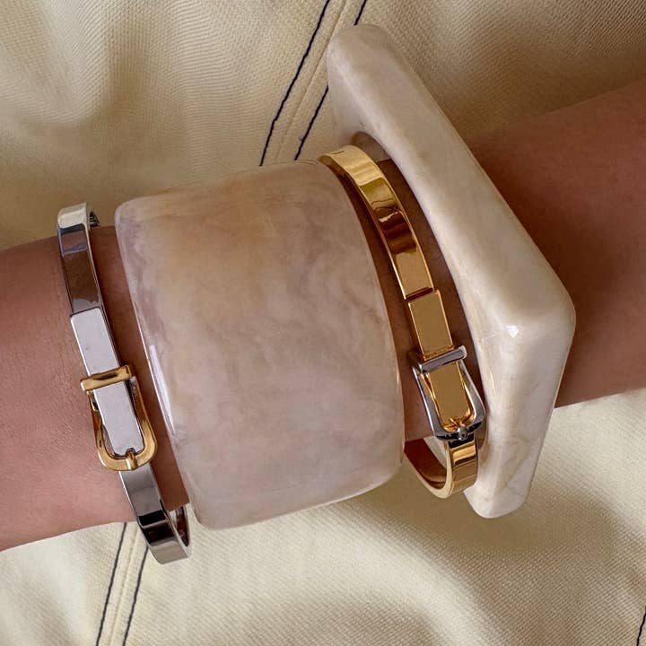 Bracciale rigido in argento 5002 con dettagli in oro per la vendita all'ingrosso da parte di Dalbit New York Jewelry