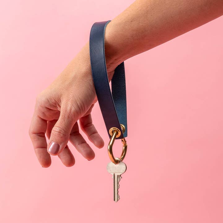 Polsino in Pelle Veg Tan Blu Oceano per la vendita all'ingrosso da parte di Avryn Co.