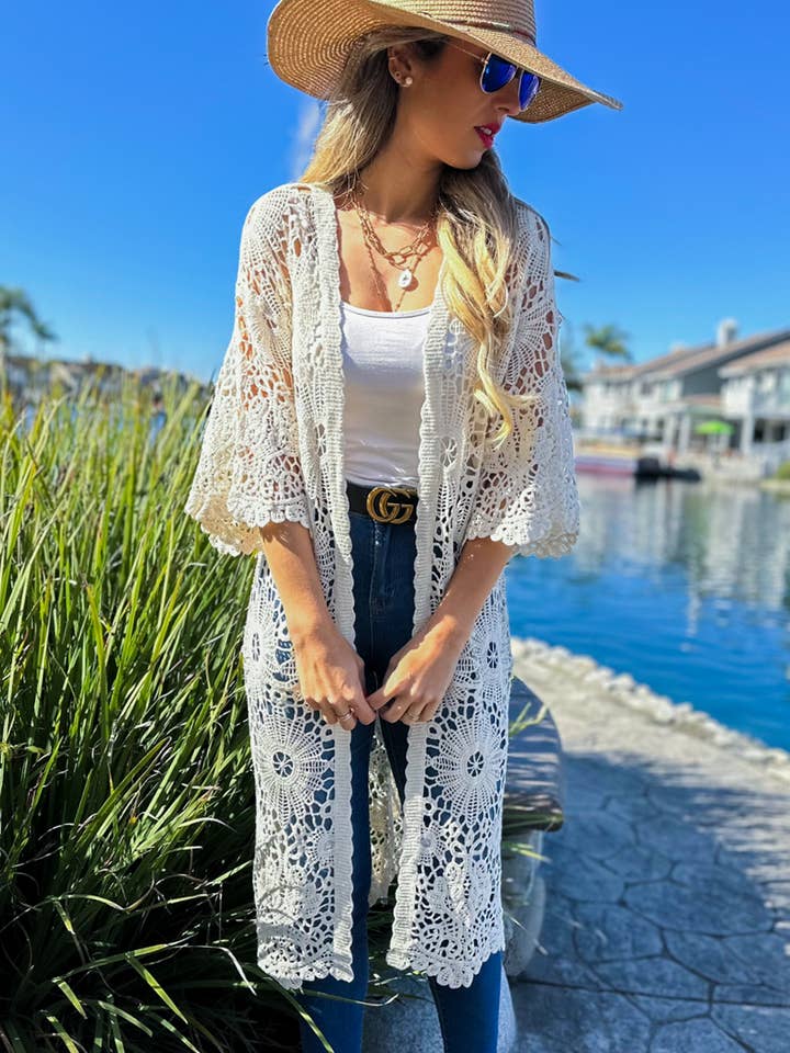 Marfil Cárdigan Kimono de Crochet con Estampado Floral en Marfil y Mangas 3/4 de venta al por mayor en Faire3