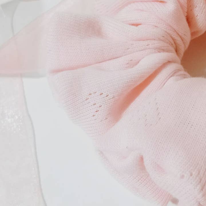 De Paris avec Love Valentines Scrunchies pour la vente par Scrunch Much