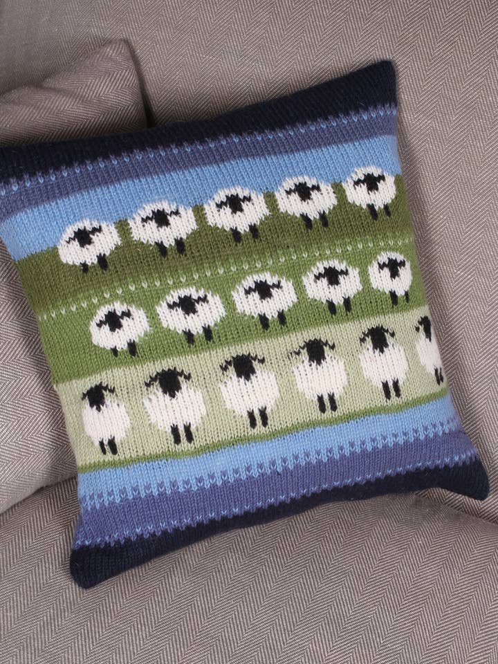 Funda de cojín de oveja blanca de lana tejida - Rebaño de ovejas para venta al por mayor de Pachamama Ltd