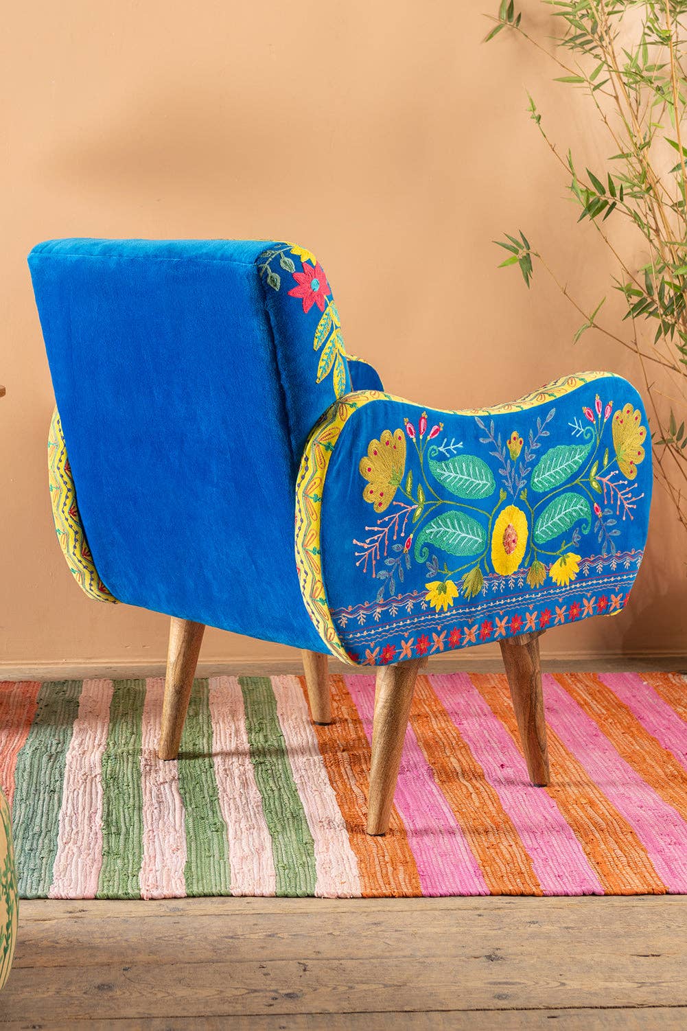 Ian Snow Ltd - Vente Chaises - Fauteuil brodé Cholena4