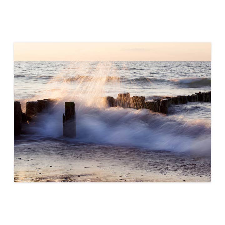 Ansichtkaart "Avondlicht bij de golfbreker" voor wholesale door paruspaper. nutzfeine papeterie