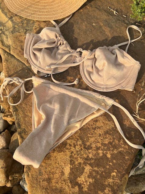 Sony or pour la vente par Patiya Swimwear