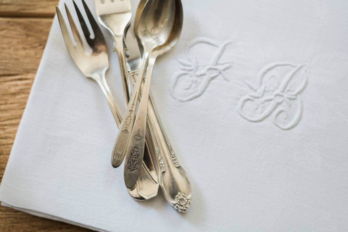 etúHOME - Wholesale Flatware Set - Found Vintage Hotel Silver Plate Flatware Setting - 5 Pieces6