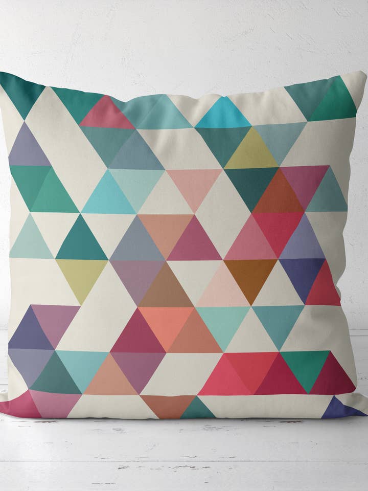 Cuscino geometrico triangolo 1 per la vendita all'ingrosso da parte di Latte Design