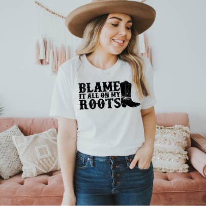 T-shirt graphique Blame It All On My Roots pour la vente par Swank Clothing Co