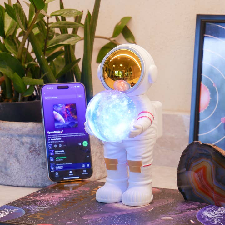 Steepletone UK Ltd - Wholesale Speakers - Space Sound - Astronauate Bluetooth Speaker and Mood Light
