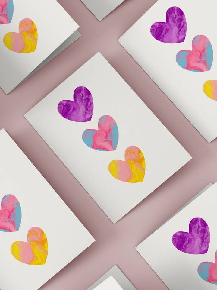 Étiquettes cadeaux pliées Proud Hearts : durables et écologiques pour la vente par Curlicue