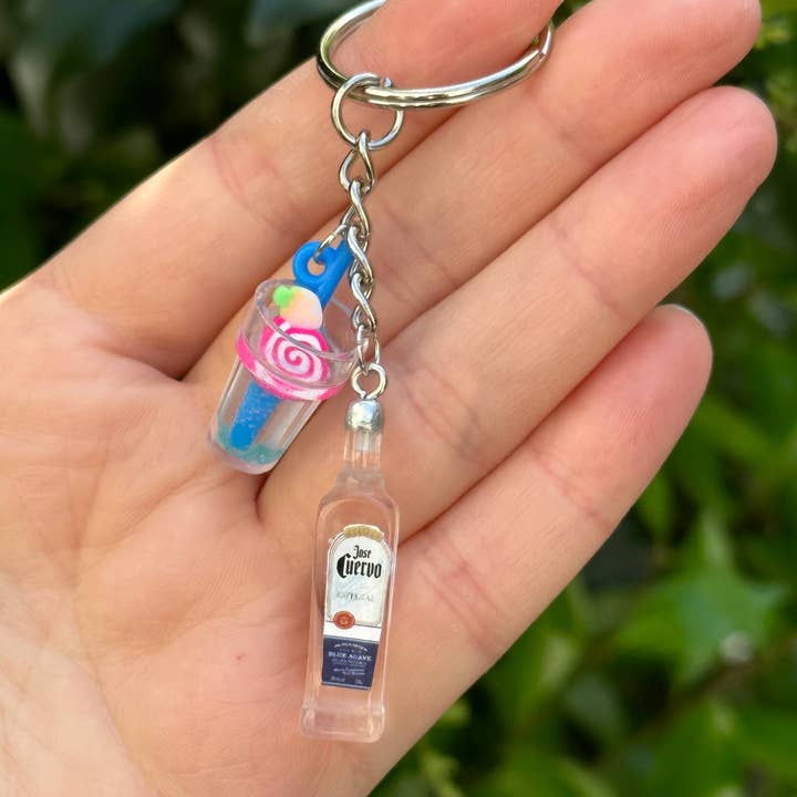 Arcfo Jewelry - Wholesale Keychain - Unisex - Mini J. Cuervo Tequila with Cocktail Cup Keychain2