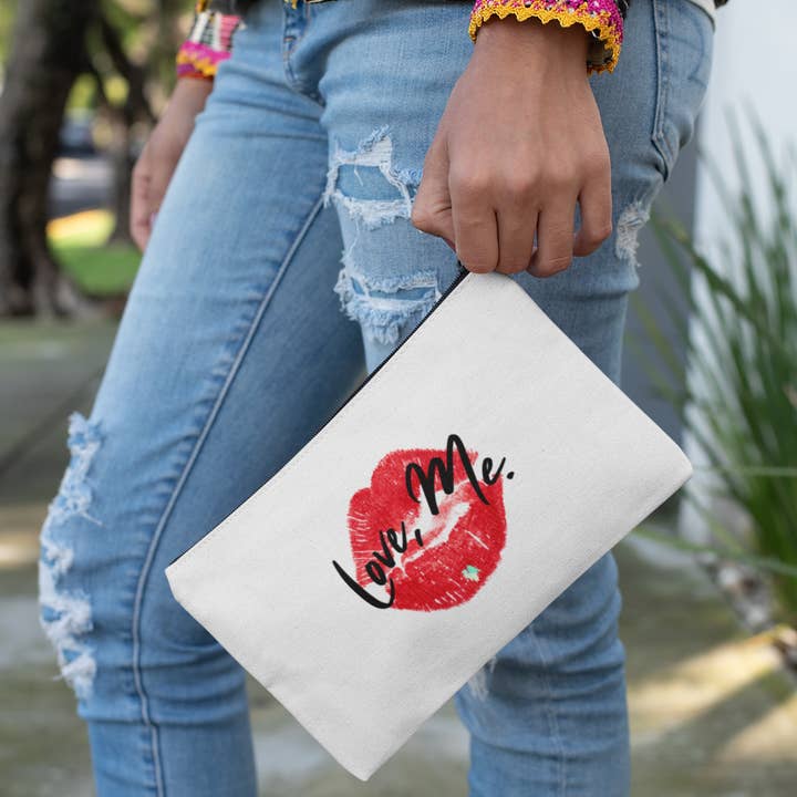 Love, Me. Kiss Lips White Makeup Bag, Green Heart | US for wholesale by Ohhh So Swag