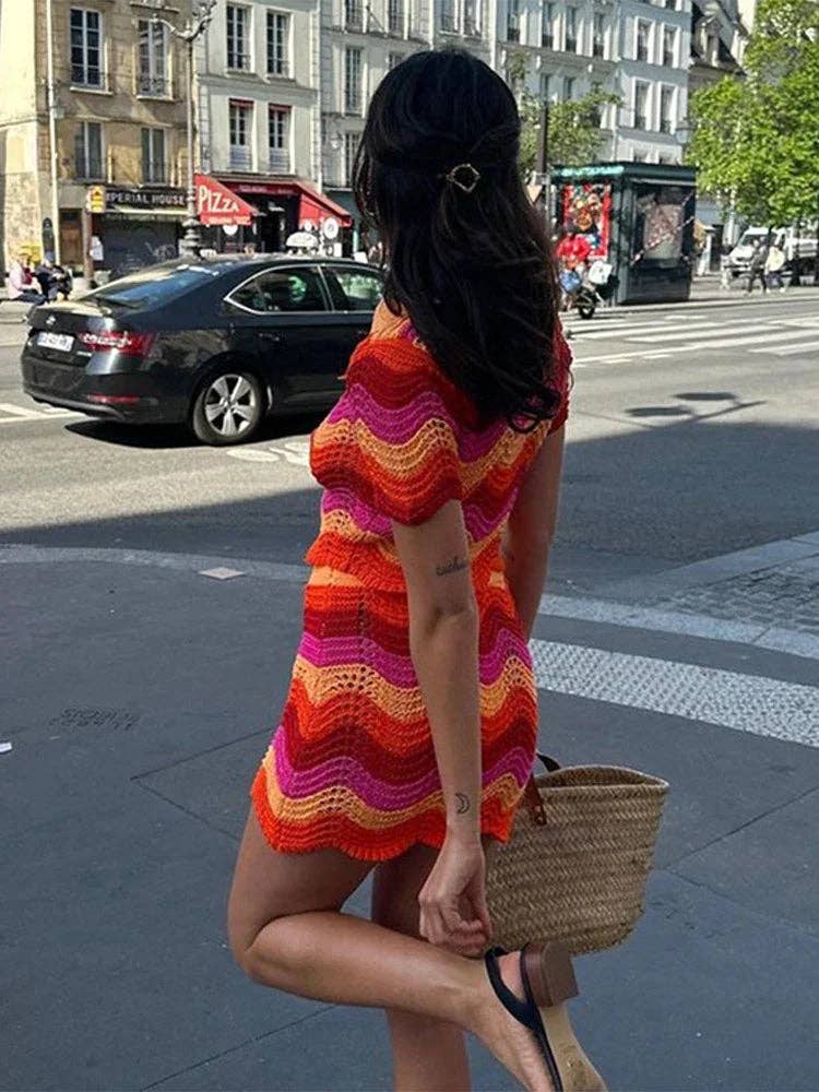 Uppsättning Sweet Wave Stripes Klättade Korta kjolar Set Kvinnor 2024 Summer Baddie Tvådelad Set Kvinnliga Kortärmade toppar Minikjolar Kläder för wholesale på Faire2