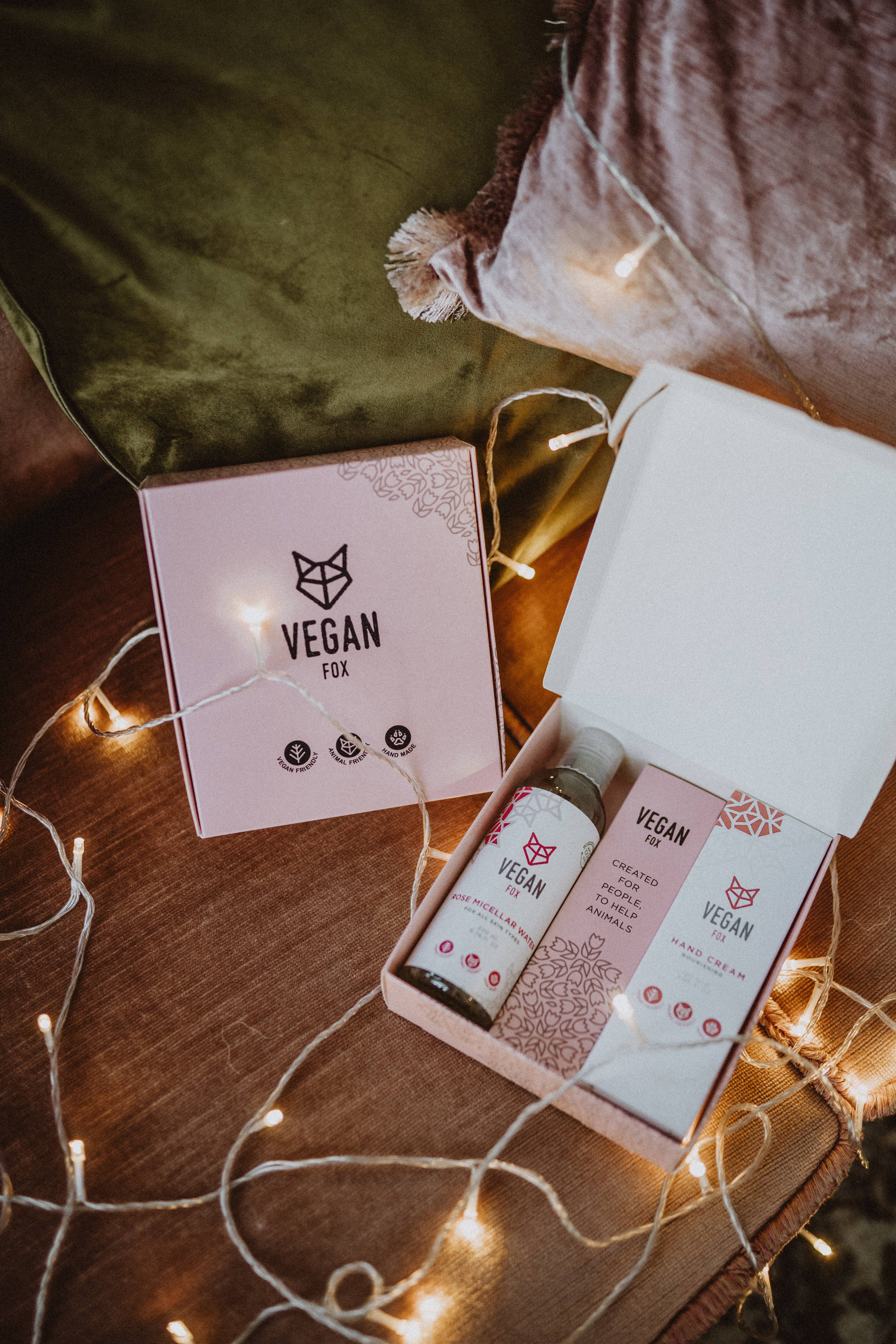 Amber cosmetics Ltd (Vegan Fox) - Wholesale Bath & Body Set - Feminine Gift Set