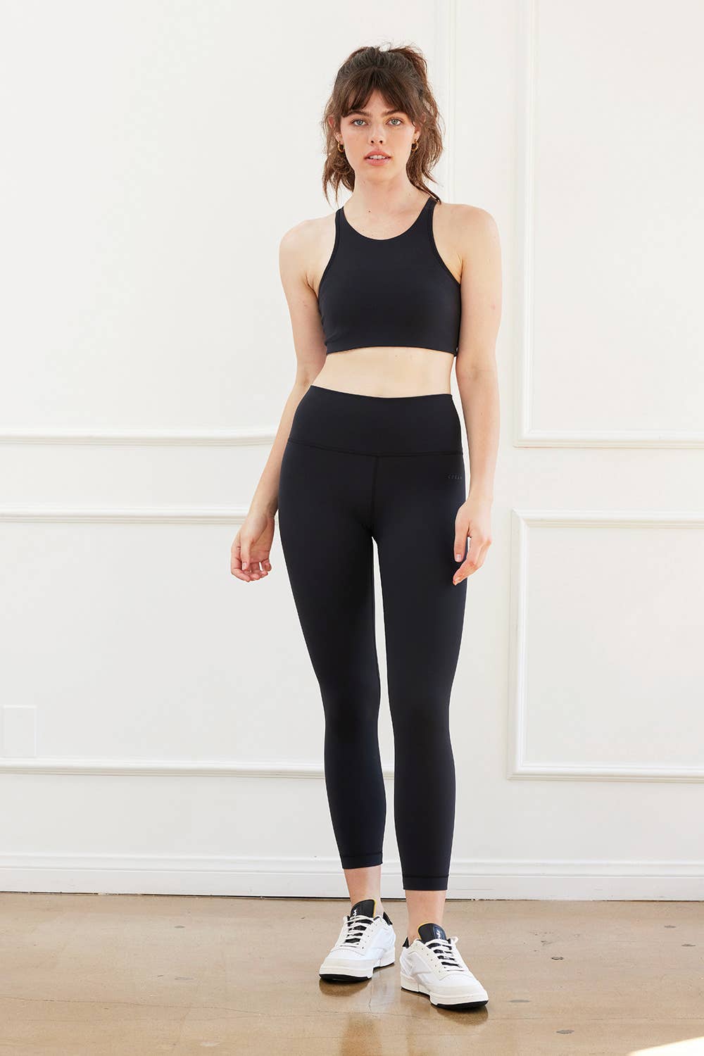 Cream Yoga - Wholesale Sports Bra - Women's - Jaylyn high-neck sports bra black2