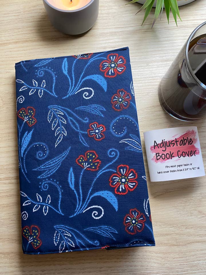 Couvre-livres ajustables à fleurs bleues pour la vente par Myrias Creations LLC