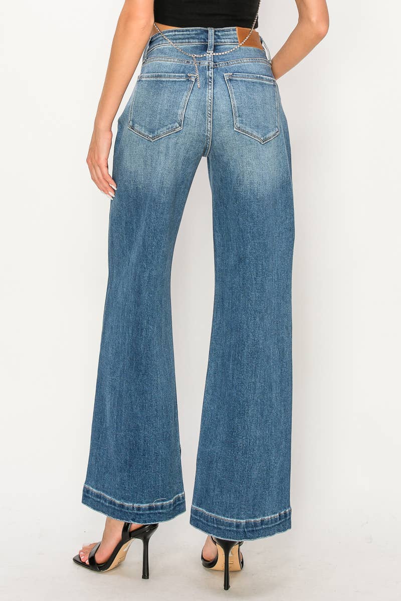 MEDIUM HIGH RISE RELAXED FLARED LEG JEANS for wholesale on Faire7