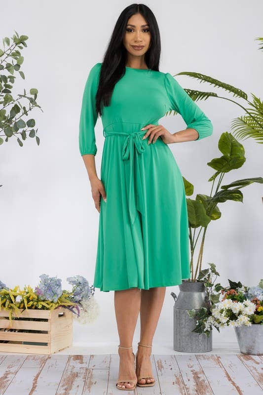 H&H Fashion Inc. – Großhandel Kleid – Damen – HH583X-S Plus Size Midi-Kleid mit Bindegürtel, Puffärmeln & Schlüsselloch-Ausschnitt3