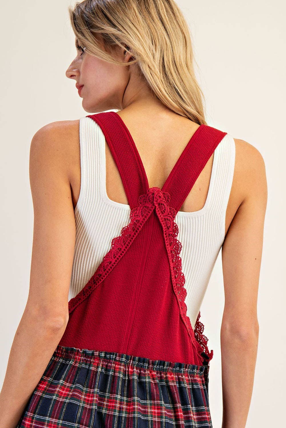 Peace Love Line – wholesale Jumpsuit - Dam – PL8626 - RUTIG JUMPSUIT MED KONTRASTERANDE SPETSKANT OCH VIDA BEN6