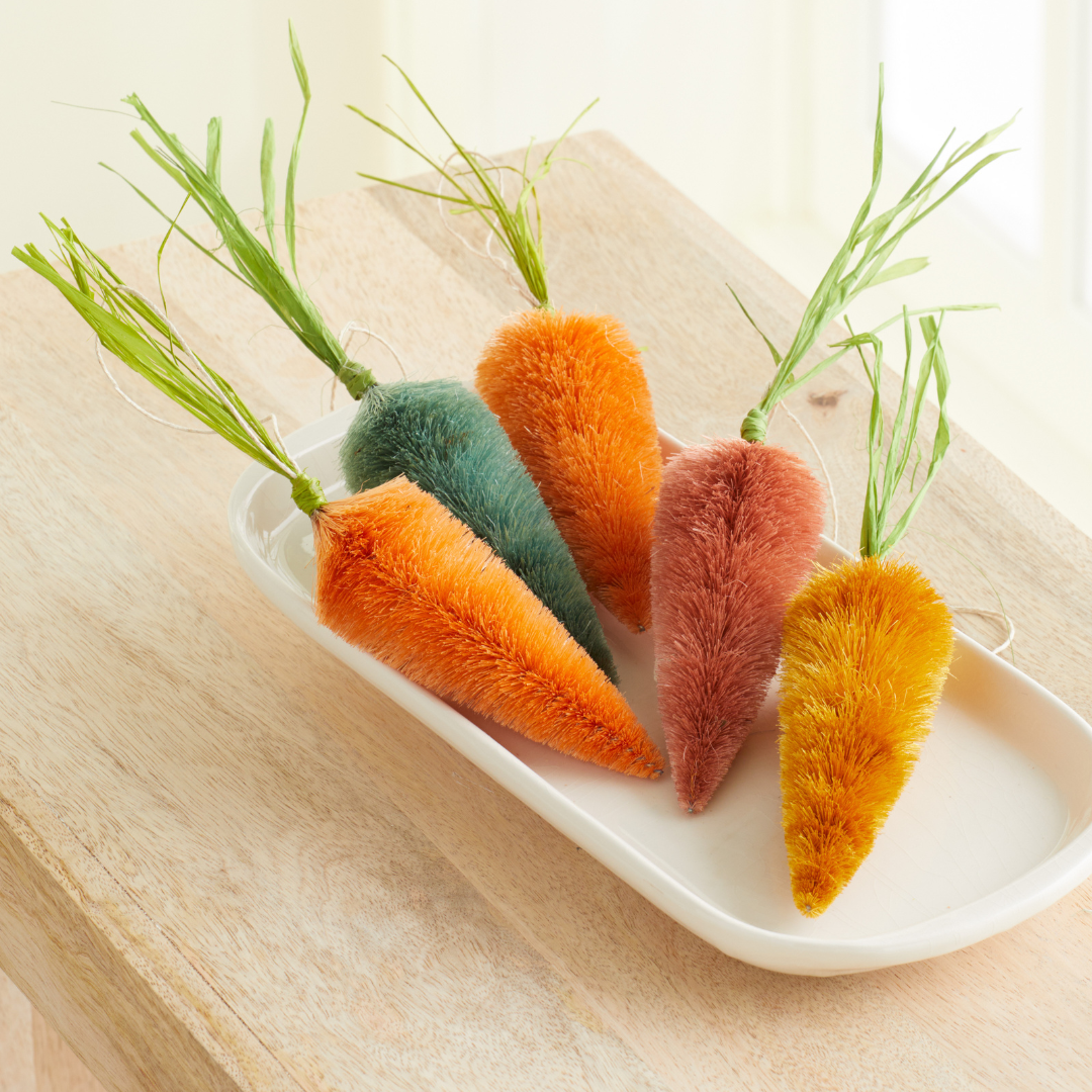 Spazzola per bottiglie colorata a mano con carote per decorazioni  primaverili all'ingrosso per il tuo negozio - Faire Italia