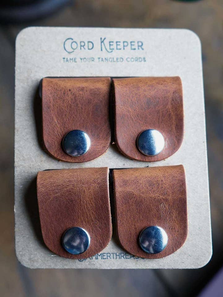 Coffret cadeau Cord Keeper en cuir pour la vente par Hammerthreads