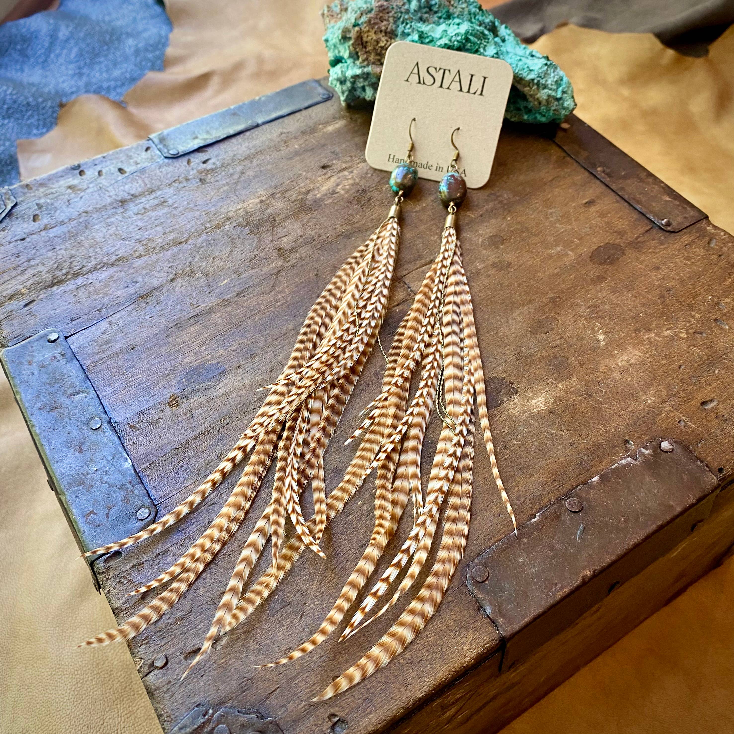 ASTALI - Venta al por mayor Pendientes de borla - Pendientes de plumas largas y turquesas, diseño Ginger Grizzly, estilo western1