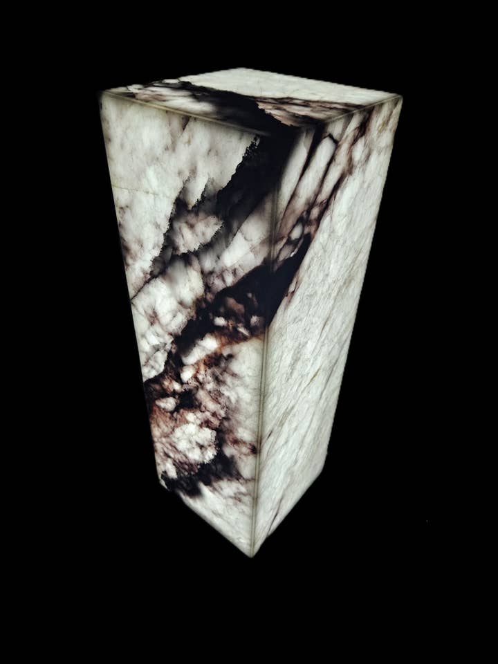 Zulio Onyx table lamp for wholesale by Luminous Stone