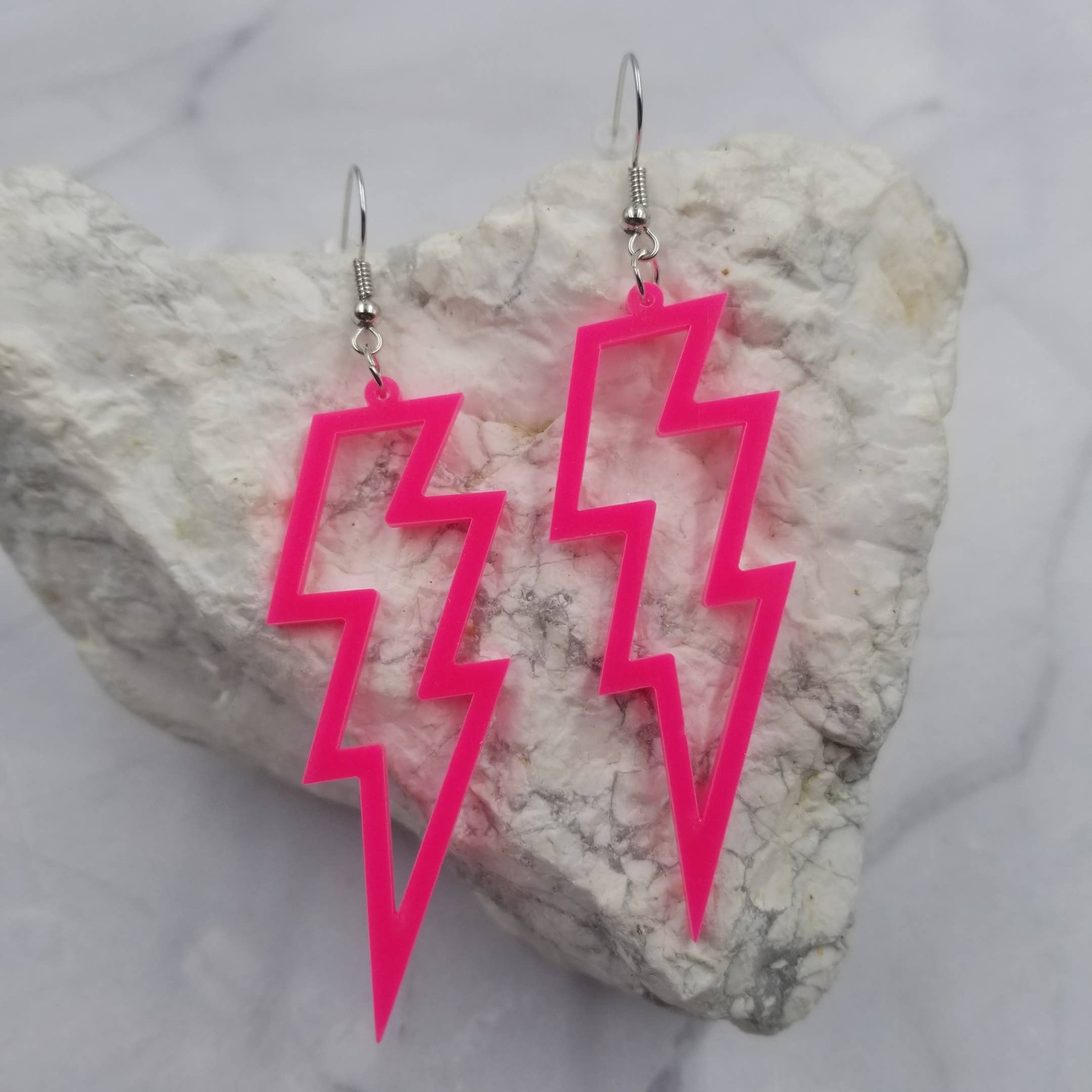 The Pretty Jewellery - Venta al por mayor Pendientes colgantes - Pendientes acrílicos Hollow Lightning2