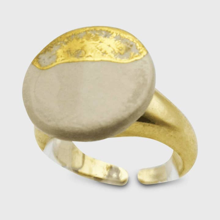 Bague blanche et or design for wholesale by Corinne Ceramique