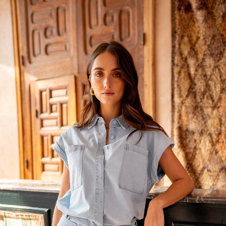 Korte Mouwen Jeanshemd voor wholesale door Place du jour