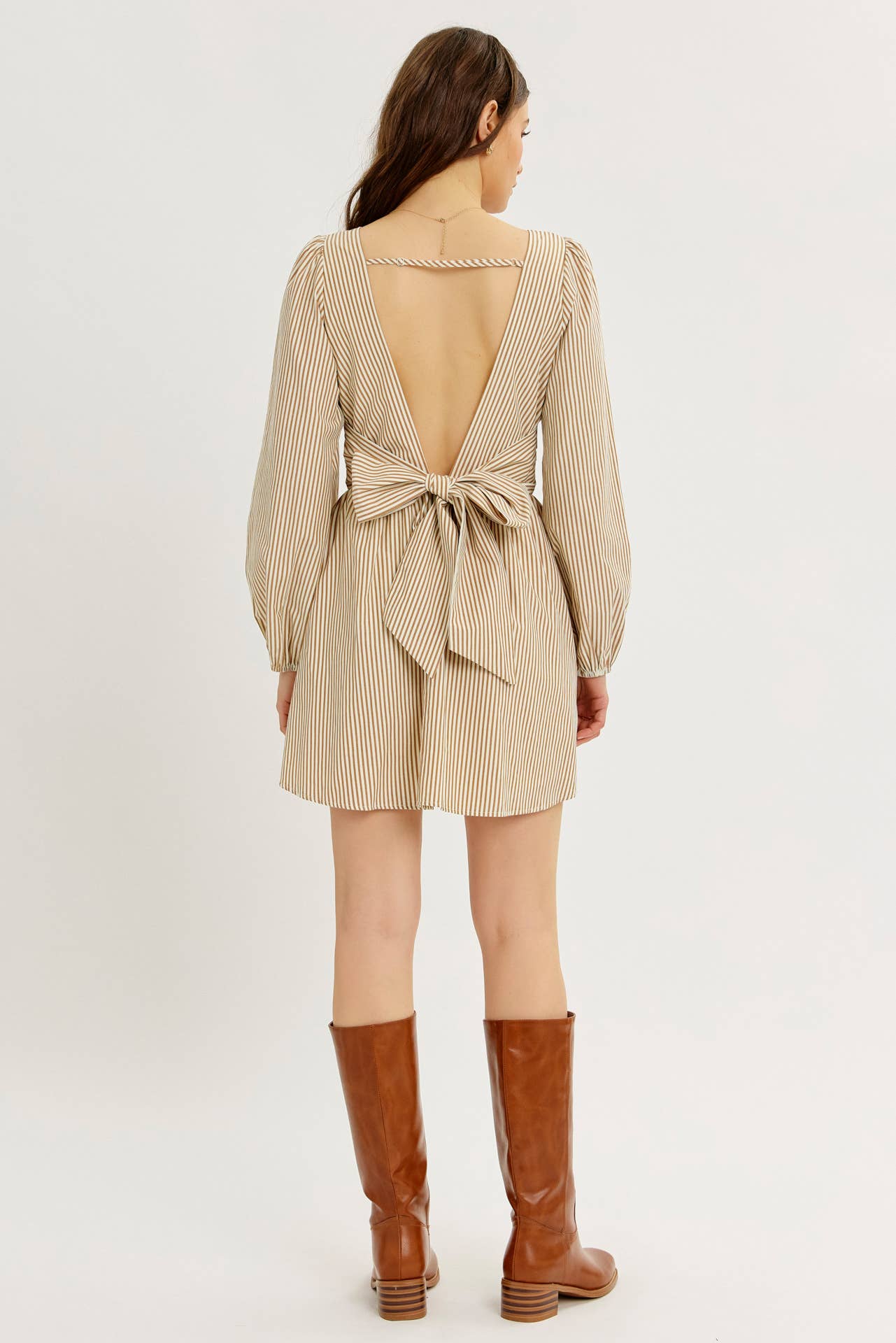 idem ditto - Vente Robe – femme - Mini-robe rayée charme avec dos ouvert dramatique et nœud oversize12