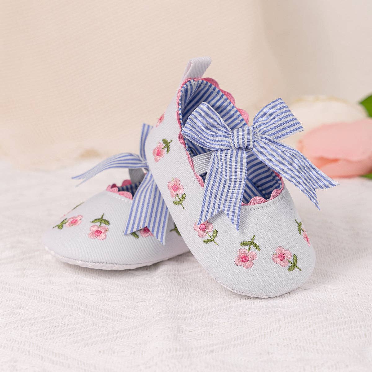 Kids Charm Online - Wholesale Crib Shoes - Baby - Embroidered girls baby shoes with front bow.9