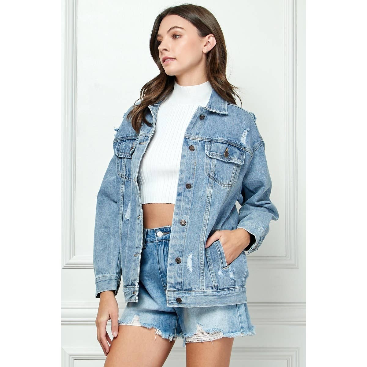 Veveret - Wholesale Denim Jacket - Women's - Med Wash Distressed Classic Denim Jacket2