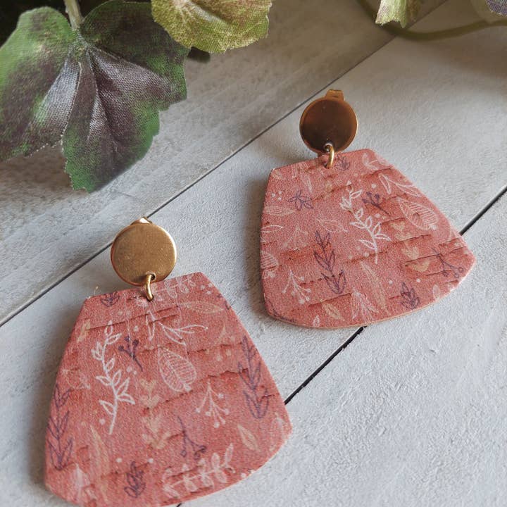 Boucles d'oreilles en cuir Copper Harvest ~ cuir avec support en liège pour la vente par TenderEssentials ~ handmade jewelry