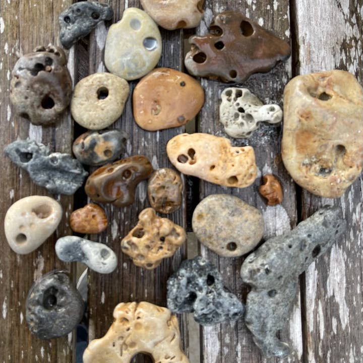 Bodhi Leaf Market - Wholesale Spiritual Stone/Crystal - Fairy Stones, Hag Stones, Crystal Magic