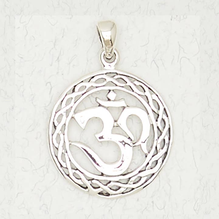 Colgante de plata de ley - Om para venta al por mayor de Nirvana LLC