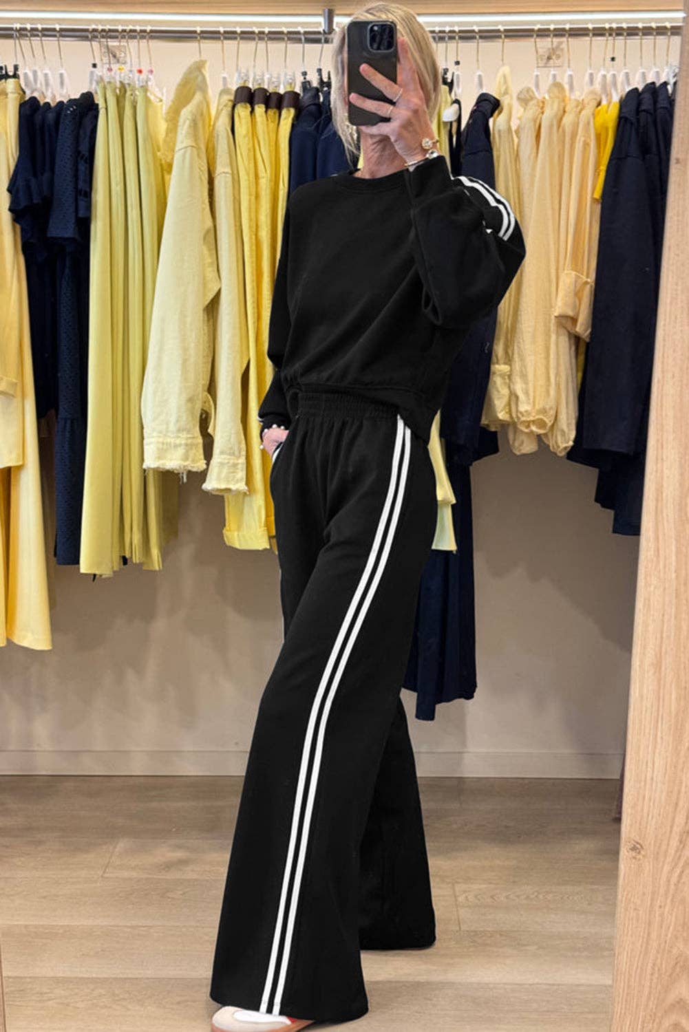 Lovesoft - Wholesale Lounge Set - Women's - Black Varsity Striped Detail Crewneck Pullover Elastic Sweatpants 2pcs Outfit1
