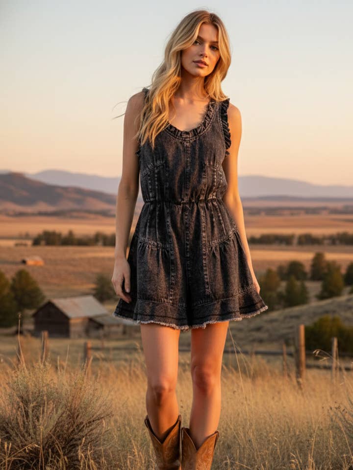 ÄRMELLOSER ROMPER MIT SCOOP-AUSSCHNITT UND DENIM-WASCHUNG für den Großhandel von Sewn and Seen