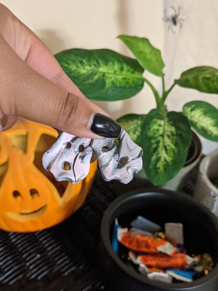 Pendientes Best Ghouls Marbled Polymer clay para venta al por mayor de Boo & Stuff