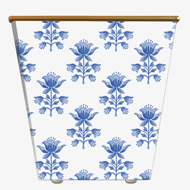 Candela Cachepot con Stampa a Blocchi di Tulipano Blu WHH per la vendita all'ingrosso da parte di Hedge Farm Candles and Containers