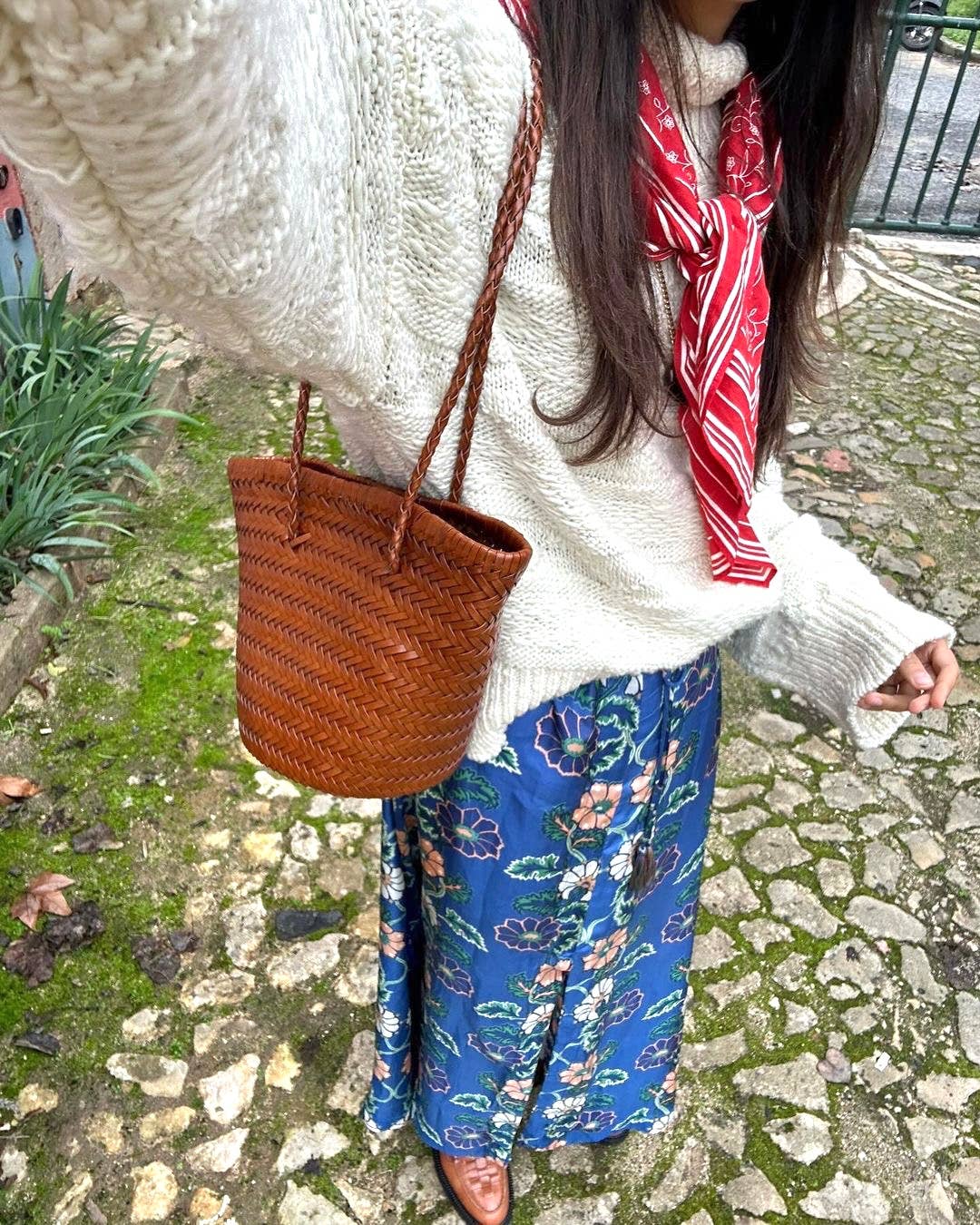 Sook Stainable - Vendita all'ingrosso Borsa da spiaggia - Carmel – Borsa a secchiello intrecciata in pelle pieno fiore3