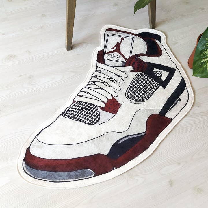Enico Rugs – Engroshandel Løst tæppe – Rød og hvid Jordan 4 Retro tæppe, sneaker form tæppe
